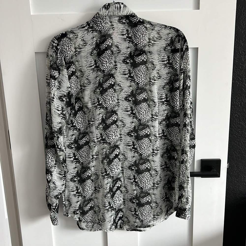 Cabi Sheer Snakeskin Button Down Blouse Size Small - Picture 5 of 5